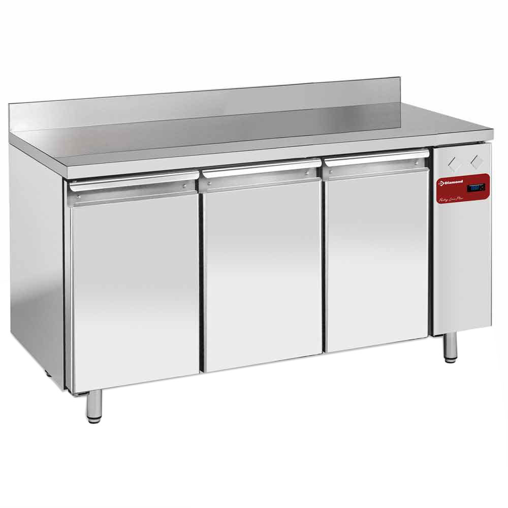 Mesa cong. y ventilada, 3 puertas GN 1/1, 405 litros (sin grupo)