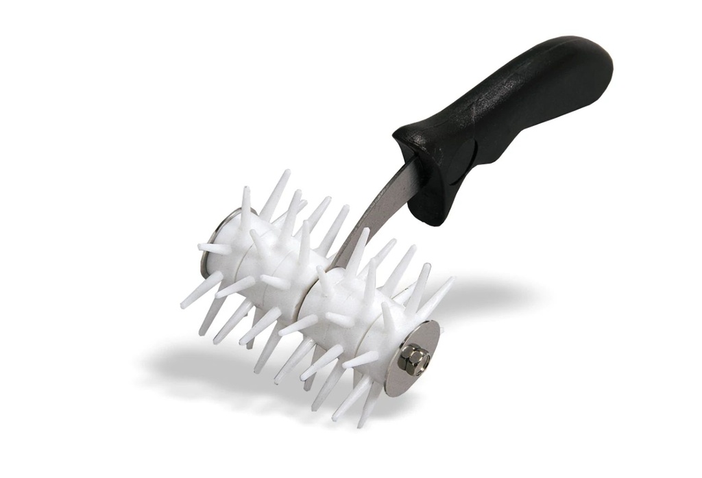 Rodillo para perforar pasta de 7,5 centímetros con mango ergonómico negro
